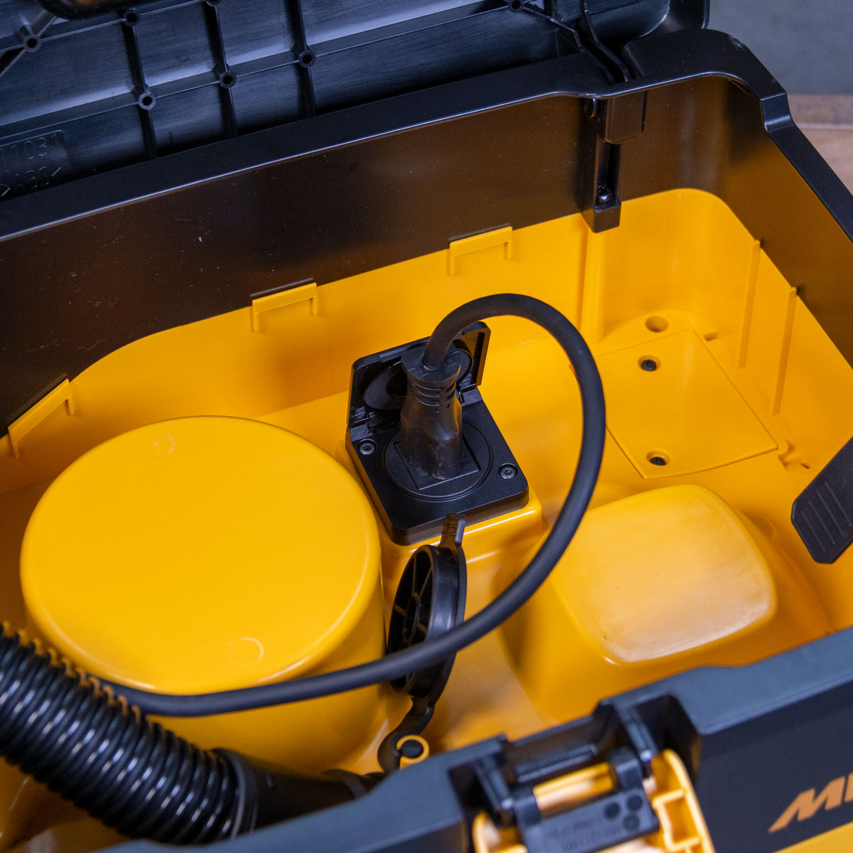 close up of power plug on Mirka dust collector