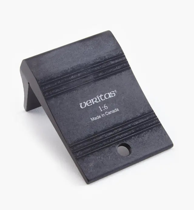 Veritas 1:6 Saddle Square